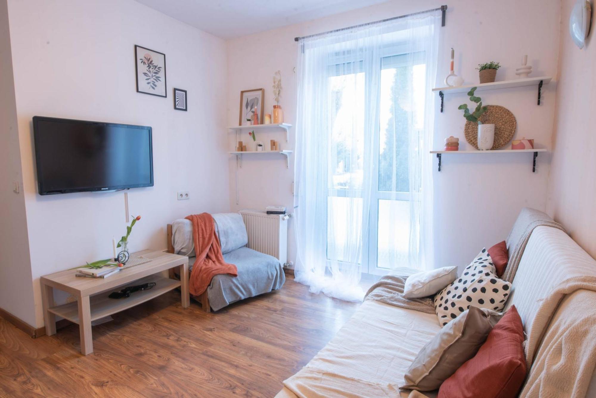 Home Studio Z Ogrodkiem Krakkó Kültér fotó